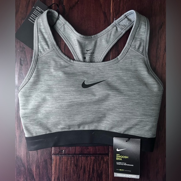 Nike Other - Nike Swoosh Bra, size small
